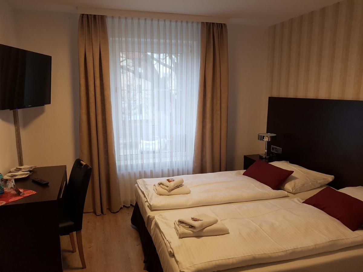 Hotel Und Restaurant Rosenkranz Markranstädt Esterno foto