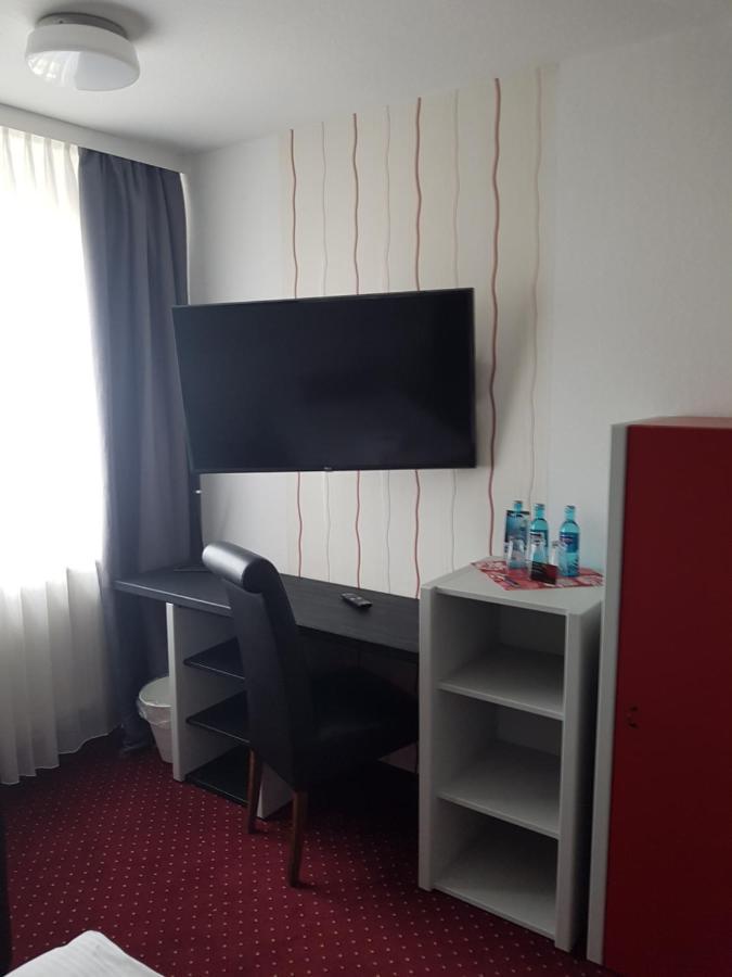 Hotel Und Restaurant Rosenkranz Markranstädt Esterno foto
