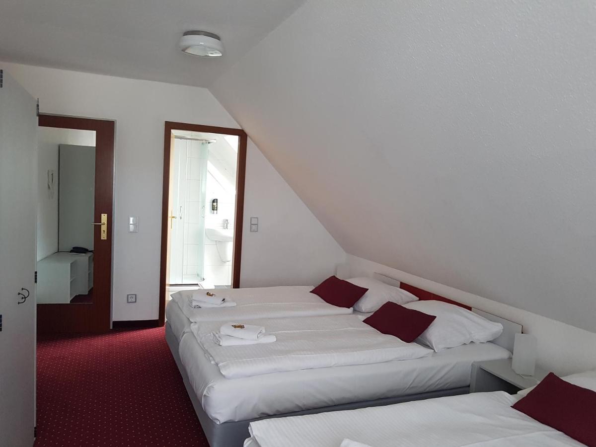 Hotel Und Restaurant Rosenkranz Markranstädt Esterno foto