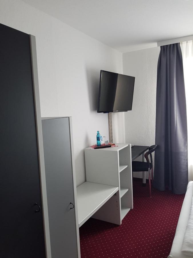 Hotel Und Restaurant Rosenkranz Markranstädt Esterno foto