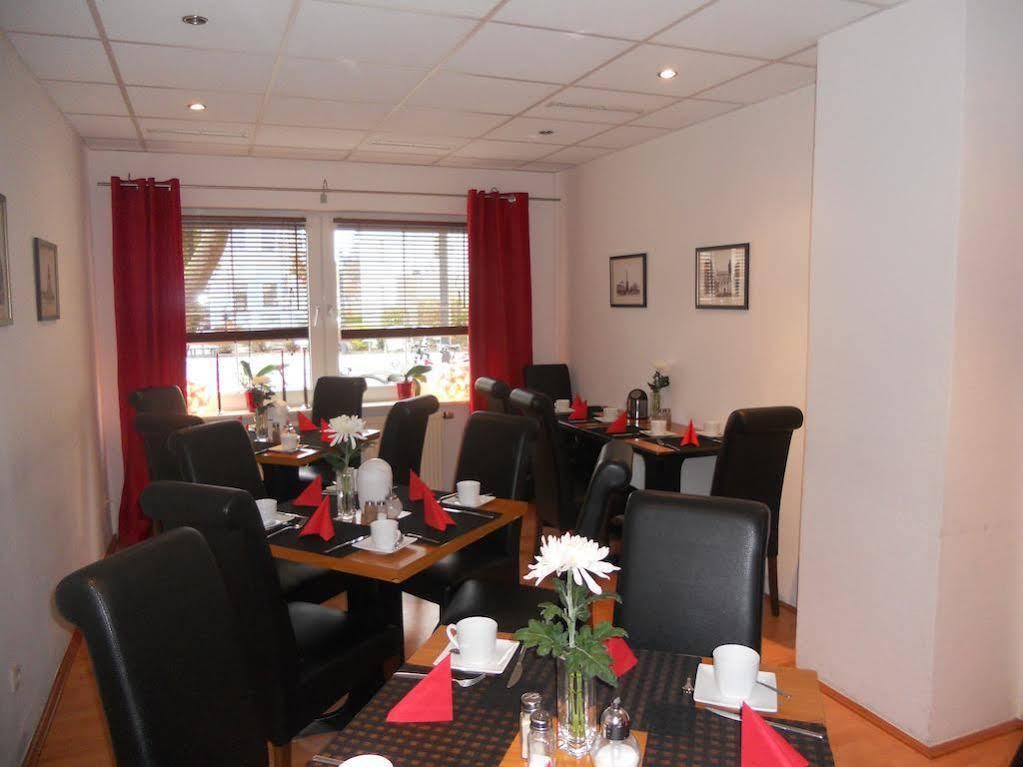 Hotel Und Restaurant Rosenkranz Markranstädt Esterno foto