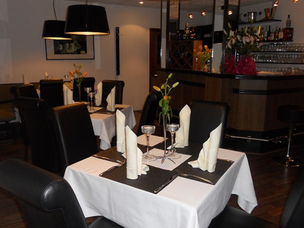 Hotel Und Restaurant Rosenkranz Markranstädt Esterno foto